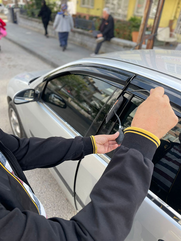 Mahmudiye Oto Kilitçisi